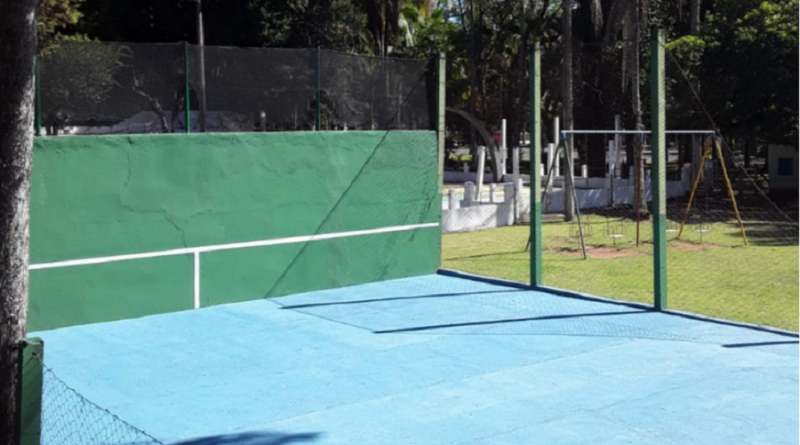 Entregadora é presa após deixar filho de 6 anos sozinho em parque infantil do Country Club paredão de tênis country club