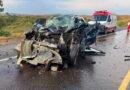 Acidente na BR 146 causa a morte de três pessoas carro acidentado na BR 146 em Guaxupé