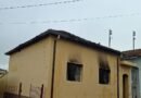 Morador é suspeito de ter ateado fogo na própria casa em Caldas casa incendiada em Caldas