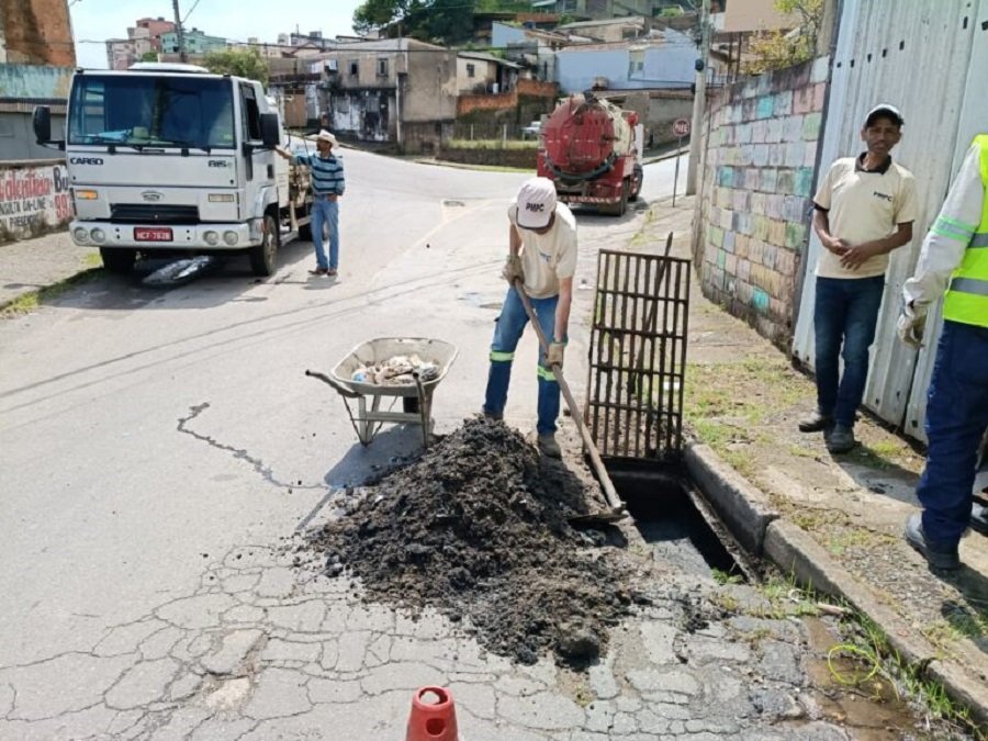 equipes da secretaria de serviços publicos no programa chega junto