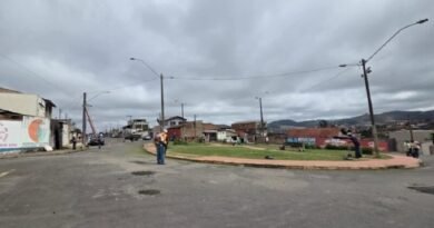 Chega Junto finaliza ações na Zona Sul servidores trabalhando na limpeza na zona sul