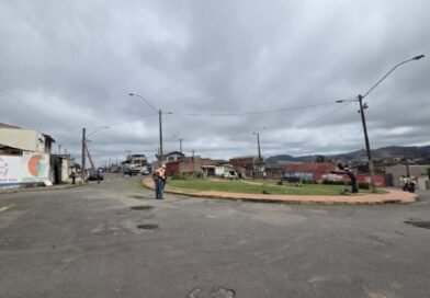 Chega Junto finaliza ações na Zona Sul servidores trabalhando na limpeza na zona sul