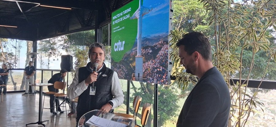 Renato Agostini Neto diretor da citur e o Alexandre de Carvalho, diretor do Senac em Poços de Caldas