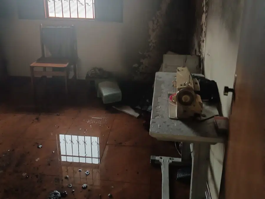 cômodo de casa após incendio