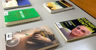 Biblioteca Municipal Centenário homenageia Zuenir Ventura com mesa temática livros de zuenir ventura