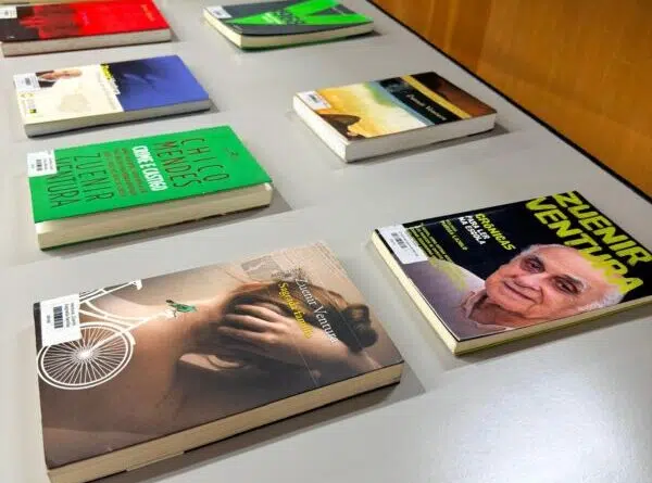Biblioteca Municipal Centenário homenageia Zuenir Ventura com mesa temática livros de zuenir ventura