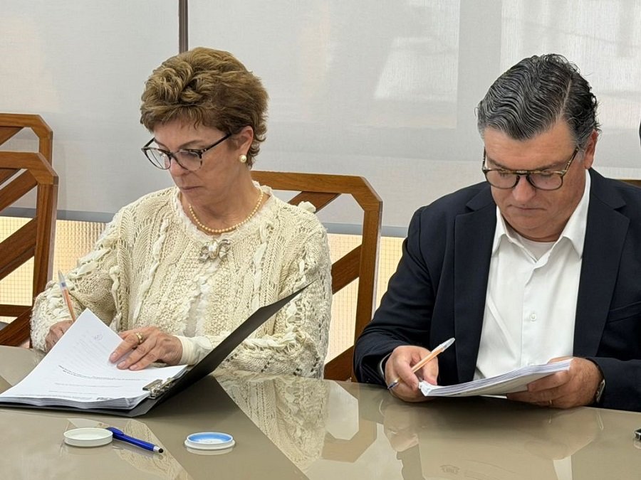 assinatura contrato de concessão do saneamento de Andradas