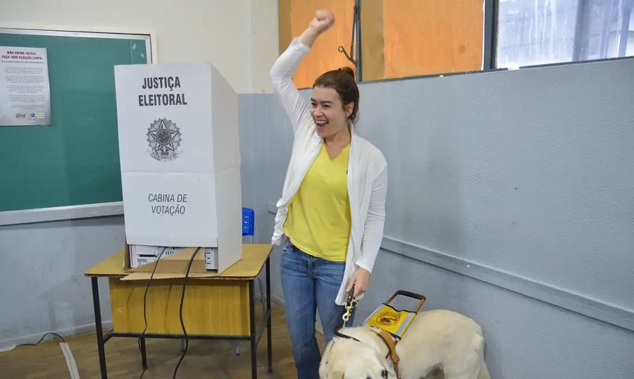 deficiente visual após voto