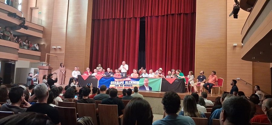 vice-presidente Geraldo Alkmin durante encontro em Poços de Caldas