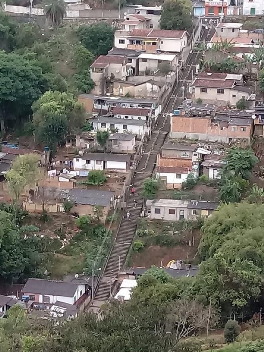 escadão bairro São José em Poços de Caldas