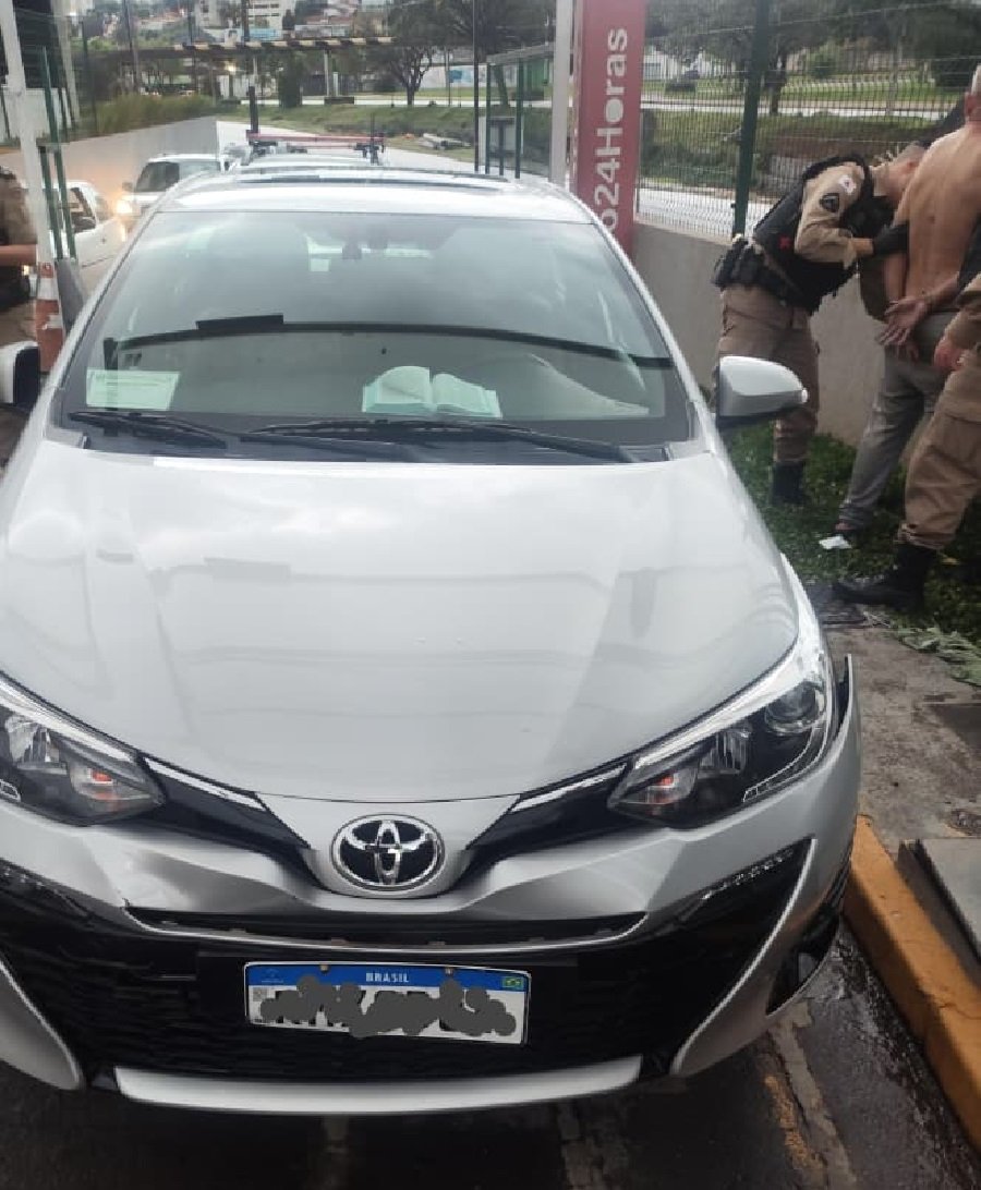 carro furtado e ladrão preso momentos depois