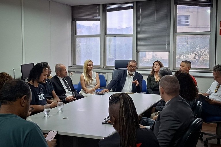 reunião entre representantes de instituições mineiras para combater o assédio eleitoral em Minas Gerais